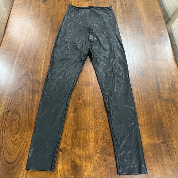 Commando Perfect Control Faux Leather High Waisted Leggings Size Medium - Picture 2 of 6
